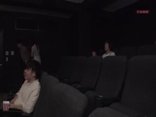 FTHTD-085 空いてる映画館なのにボクの隣の席に美女が座ってきた！しかもお姉さんは痴女だった！上映中、バレ