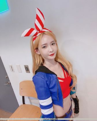 邪阳艳月