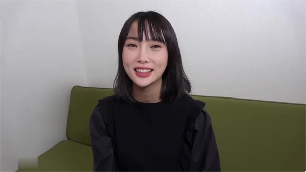 AI换脸李小璐无码下海激情片，粉嫩小穴灌满精液爆浆诱惑