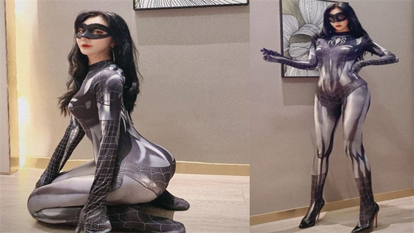 极品反差婊Vivian姐！推特女神爱丝袜专属定制，化身蜘蛛侠扛腿狂操，颜射爆浆爽翻天！