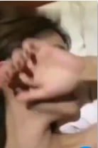 刺激偷拍！绿帽女友被狂干骚穴，高潮淫叫被当场抓包