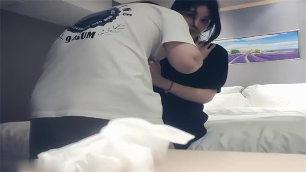 七天极品探花 颜值爆表黑衣长裙妹子 被猛男爆操到淫水狂喷