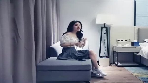 极品骚女肤白貌美 口交巨棒骑乘狂干到高潮