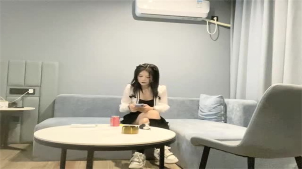 瘦猴探花狂操师范大学巨乳校花