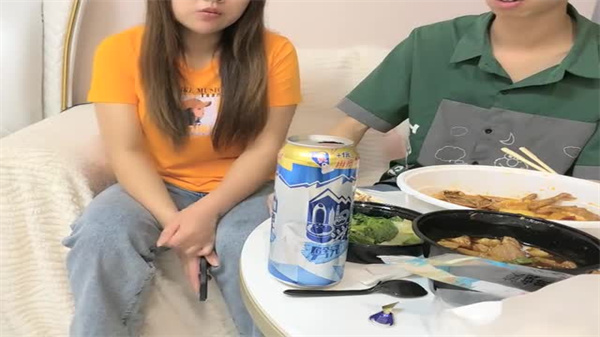 瘦子工作室网络奔现3 极品骚货在线约炮 淫荡主播被狂干内射