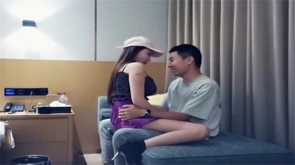 9总全国探花！极品气质御姐情趣内衣诱惑，白嫩骚穴被爆操内射狂喷