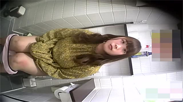 隐秘偷拍30 嫩妹子巨乳翘臀千姿百态狂野高潮