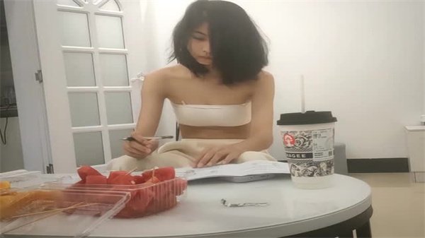 原胖子传媒极品良家学生妹遭狂干内射 高潮爆体