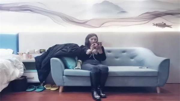 小宝寻花 极品网红嫩模 扒开巨乳翘臀任你干