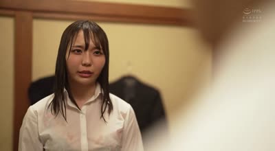 EBWH-127 局地的豪雨で後輩女社員と相部屋 濡れた豊満巨乳と痴女テクに一晩で寝取られた既婚者の僕 莉々はるか