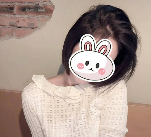 老爸没在家让姐姐穿好丝袜在床上等着我操得姐姐骚话不断