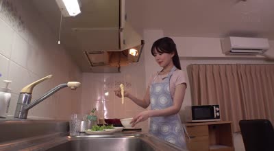 PRED-827 お義父さん、そんなに強く抱かれたら… 若妻が絶倫義父との中出しセックスに溺れた日々。 和香なつき