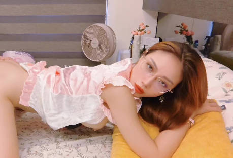 飢渴後媽與兒的激情-李蓉蓉