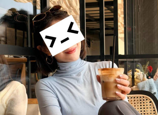 发现姐姐又和前男友视频裸聊为了惩罚她内射进了姐姐的逼里