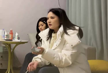 今天约了个双飞两个妹子都是第一次玩双飞-阿宾