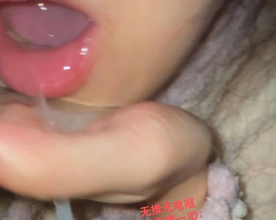 我和亲妹妹拿下第一次口爆