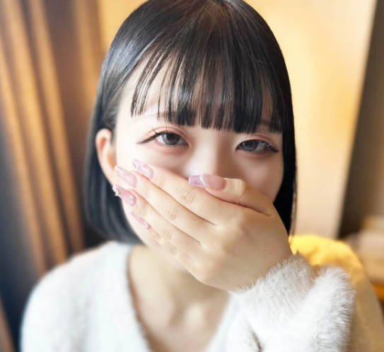 FC2PPV-4667023 天真的笑容