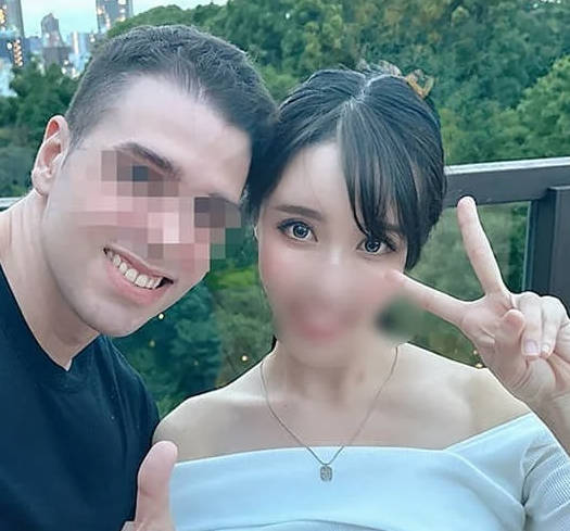 FC2PPV-4668468 白皙巨乳粉嫩乳头