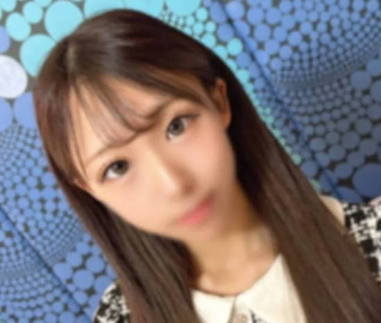 FC2PPV-4677218 我带她去酒店看了街景