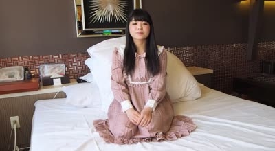 FC2PPV-4577136连我也能拍情色写真吗痘痘肌的自卑