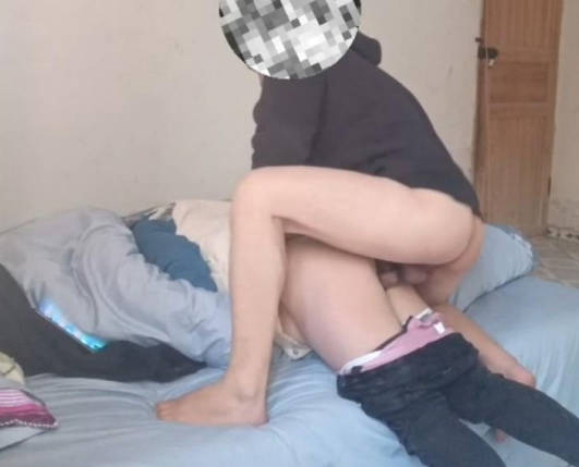 苦等几个月终于狠下心骗农村嫂子到自己房间真实强奸