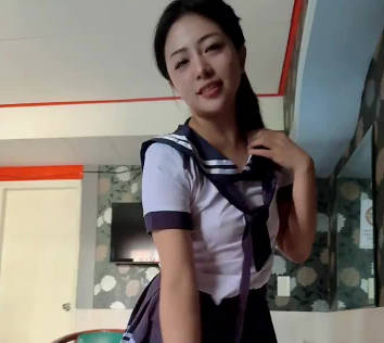 朋友幫我看水手服的尺寸一不小心就-宋雨川