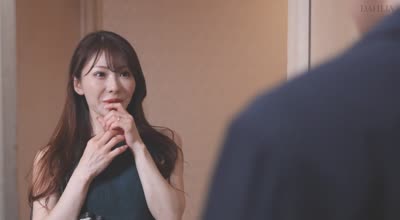 DLDSS-437 妊娠中の妻にこっそり隠れて行った人妻デリヘルで義母と遭遇！ 小沢菜穂