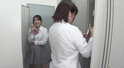 HUNTC-174 学校のロッカー裏の隙間がボクらのヤリスポ！隠れてこっそりエッチしてたらバレてしまい覗いていた欲求不満女子たちとヤリまくり数珠繋ぎFUCK！