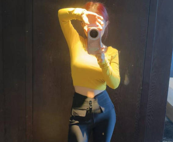 在姐姐儿子面前把半推半就的姐姐操了并且内射了亲姐姐