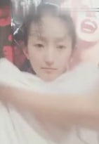 零零后嫩妹子和大叔到情趣酒店按摩浴缸玩鸳鸯戏水屌太大妹子受不了嗷嗷叫