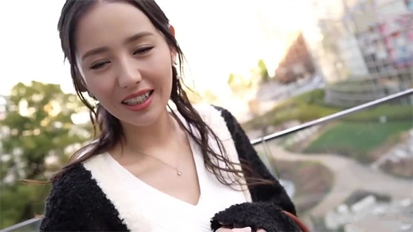 AI佟丽娅化身饥渴人妻，放飞自我疯狂求欢