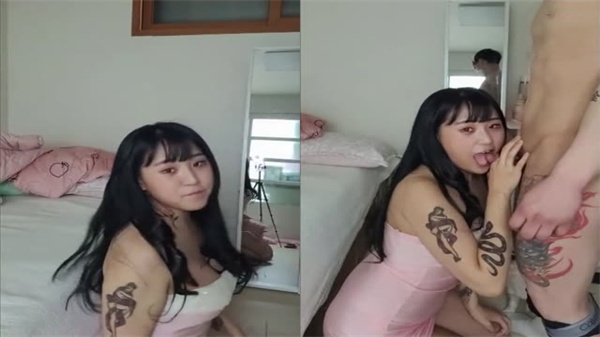 韩国肉感纹身BJ直播：现场激情啪啪大秀！