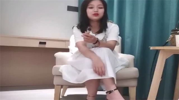 老表探花：极品巨乳女神上门服务，大胸被狂操骚穴汁水狂喷