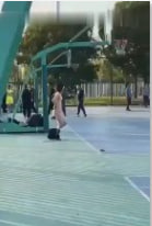 正妹脱衣加油还是来帮倒忙的我看最赢的就是她