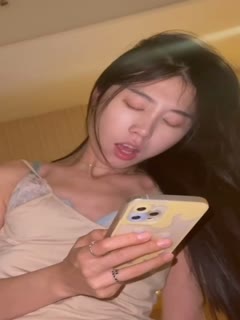 
女神被调成骚母狗了