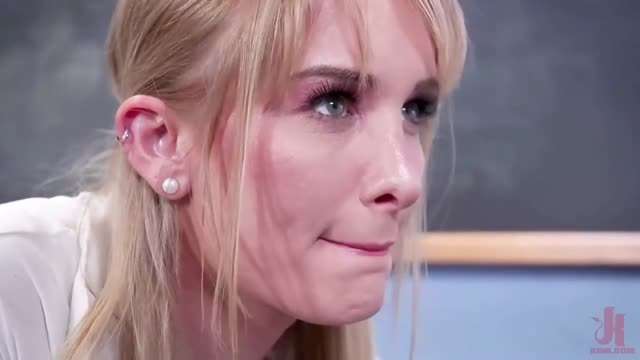 
【欧美】黛西与女同事被不得不屈服的投资人操#射精#双飞#骚逼#挑逗#母狗#性交#SM