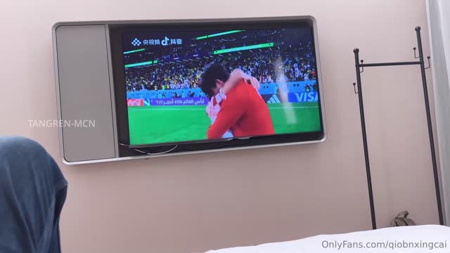 
桥本香菜-极品女孩化身足球宝贝还债