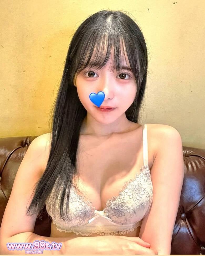 
FC2PPV-4511145-【究極】♂弁護士×♀モデル＝S級18歳！ 怖がる新人アイドルに中出し2連発＋口内射精