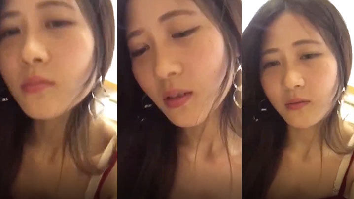 
情侣自拍非常有气质的红衣美女