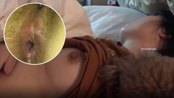 
极品流出重磅凿炮良家白嫩少妇被灌醉灌醉之后带到酒店被肥胖猥琐男无情的掏出鸡巴狂捅菊花