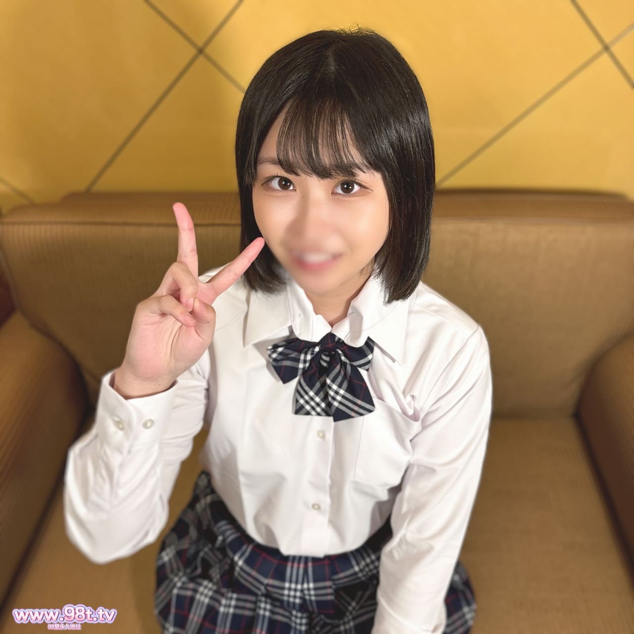 
FC2PPV-4540239-【推しと秘密の舞踏会×超絶巨根イラマ】※特典で悶絶アナルSEX 18歳萌ちゃん