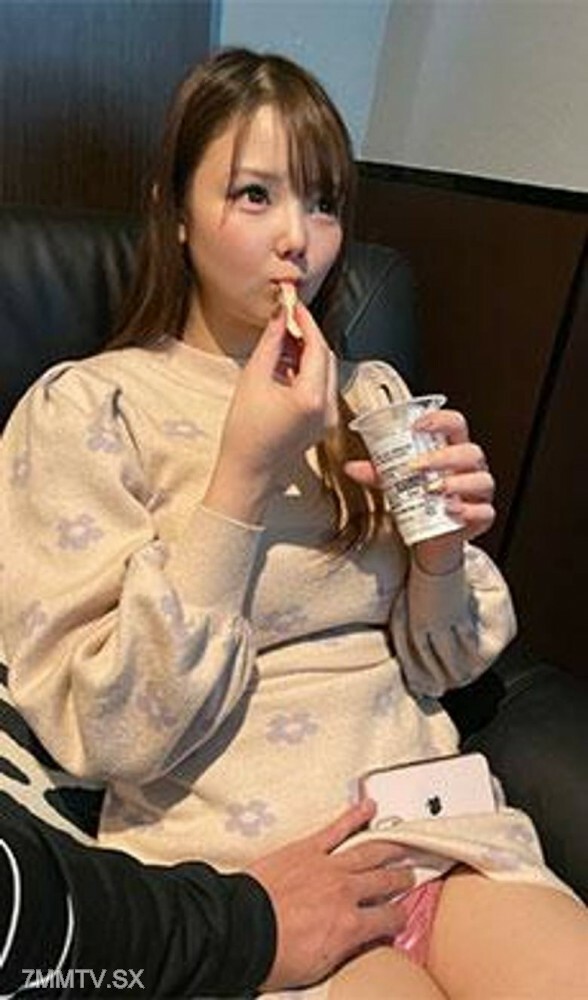 
FC2-PPV-4505228午餐后我们去了一处豪华住宅区和一家酒品店那里是最受欢迎的女人居住并发生婚外情的地方