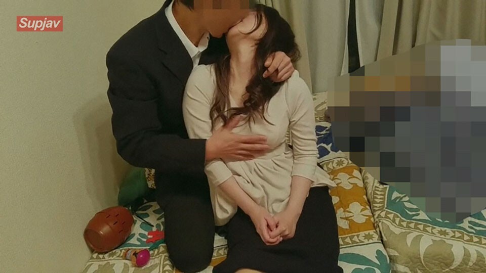 
FC2-PPV-1234542个人试图逃跑的美丽年轻妻子被陌生人的两根棍子强奸并绝望地中出