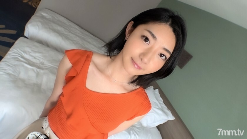 
SIRO-3854第一枪小脸美人作弊SEX在花店工作的招牌女郎婚前背叛不道德的性行为超乎想像的傻逼...网上AV应用AV体验拍摄1052